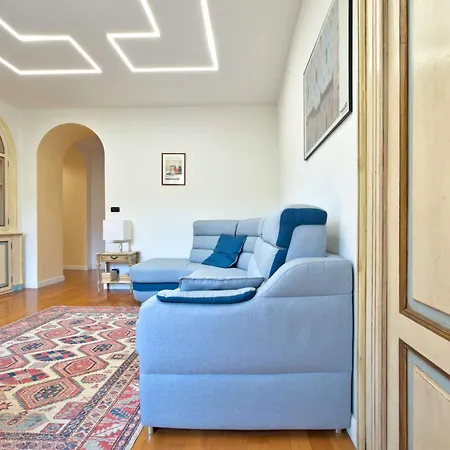 Casa Paravia *